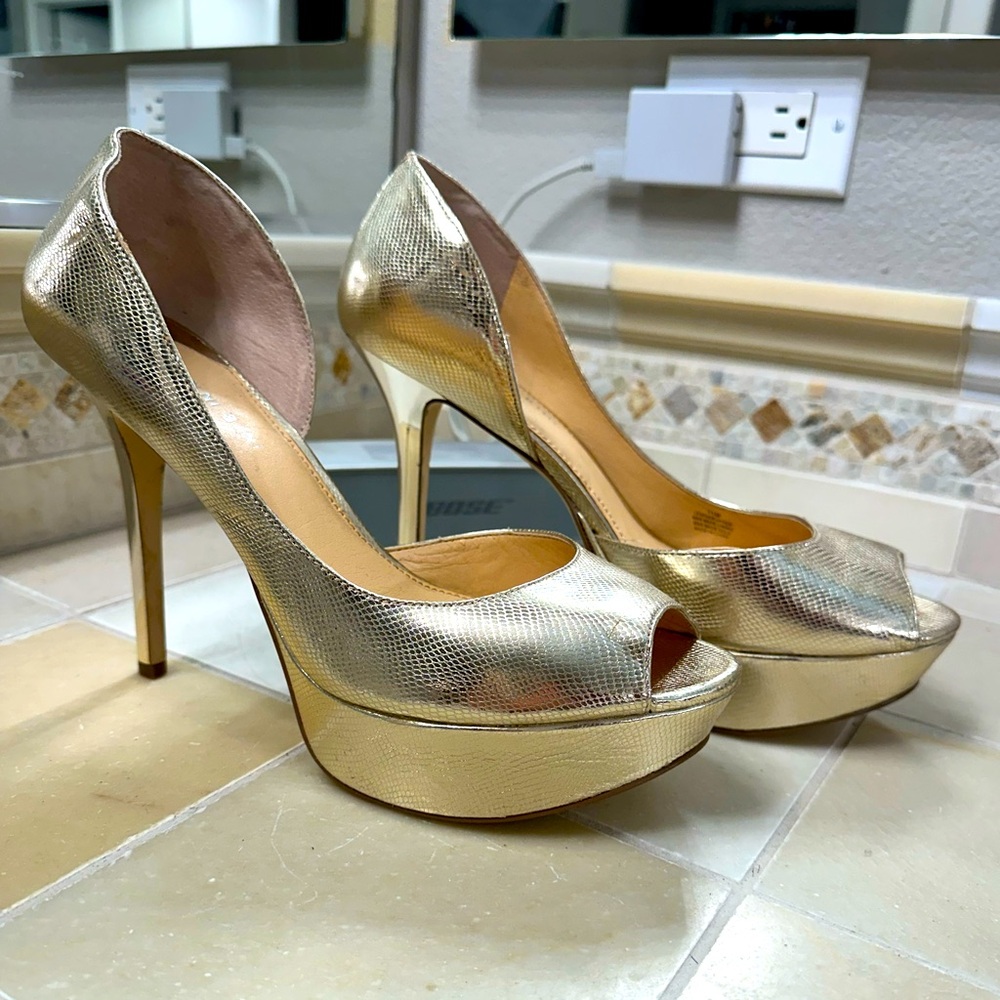 Gianni Bini gold heels